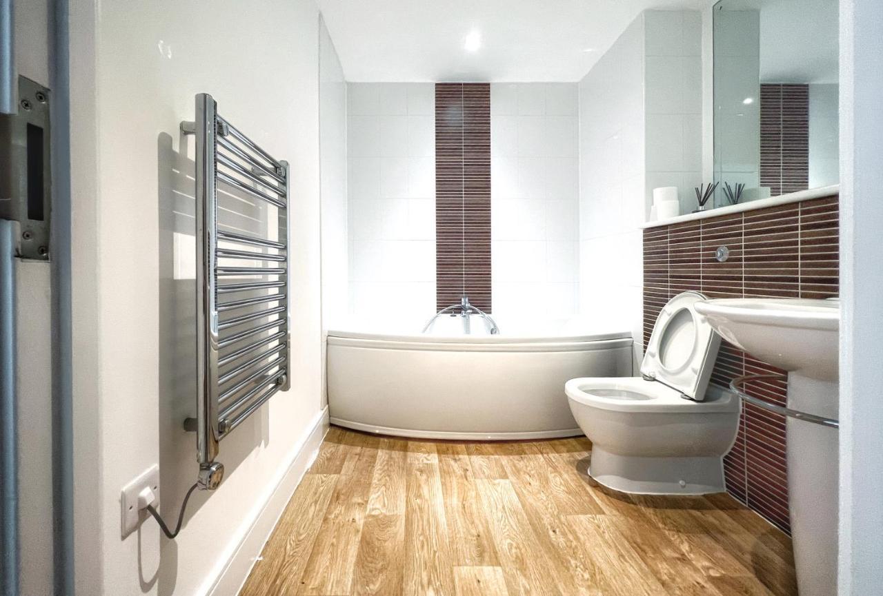 Elegant And Bright Seaside Apt In Swansea Marina 外观 照片