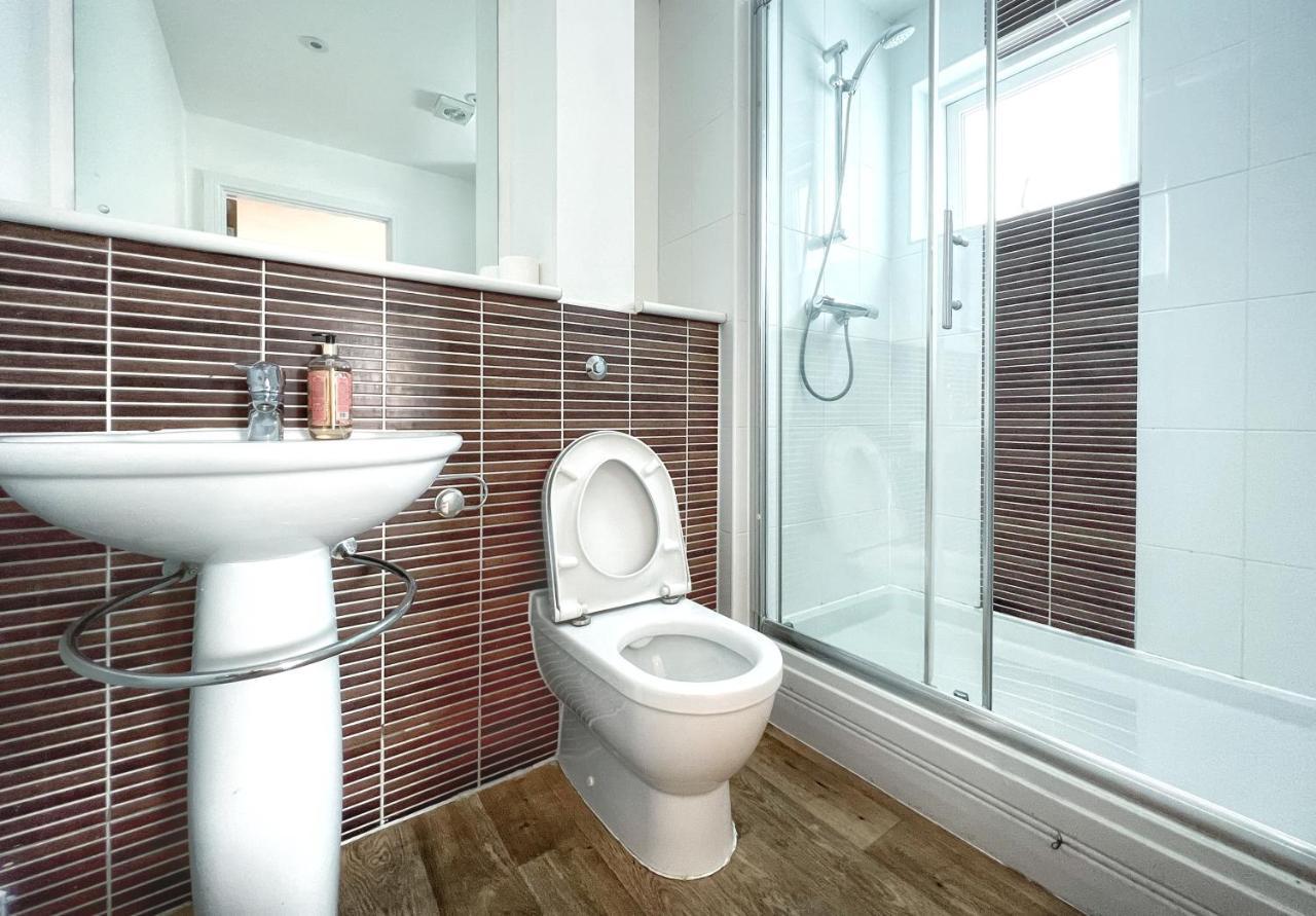 Elegant And Bright Seaside Apt In Swansea Marina 外观 照片