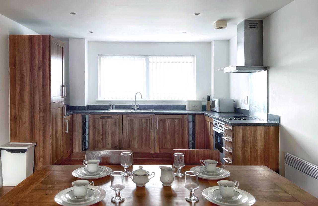 Elegant And Bright Seaside Apt In Swansea Marina 外观 照片