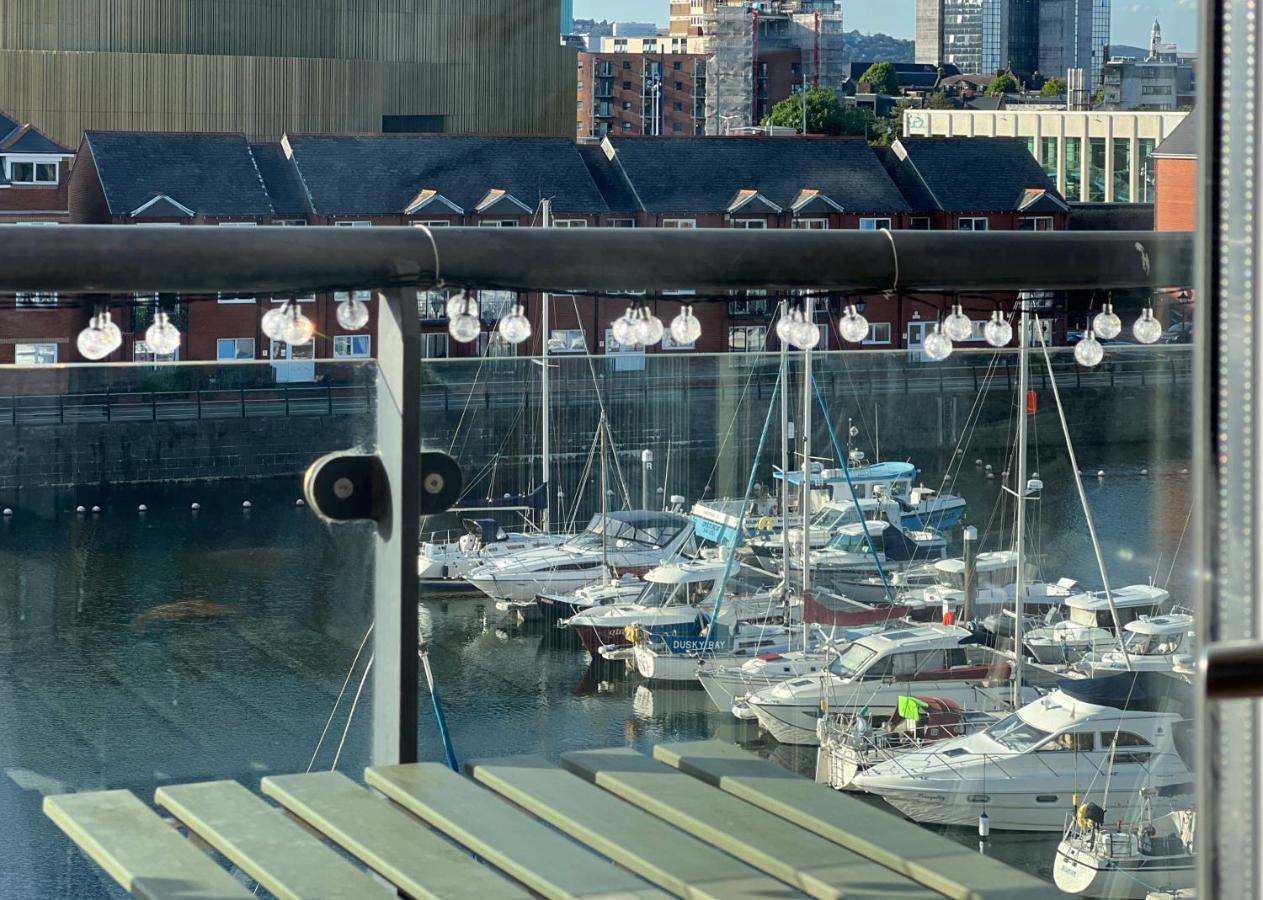 Elegant And Bright Seaside Apt In Swansea Marina 外观 照片