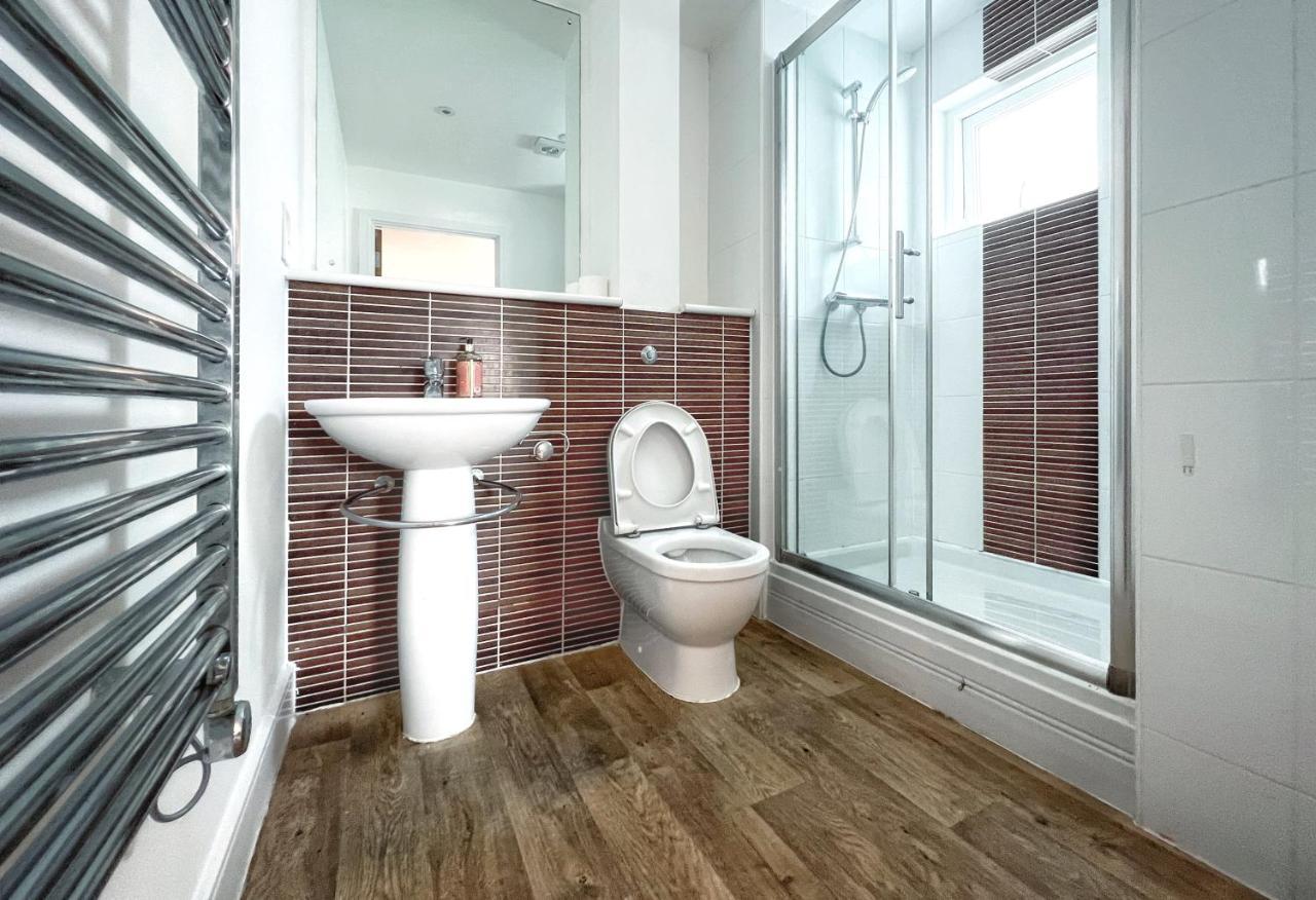 Elegant And Bright Seaside Apt In Swansea Marina 外观 照片